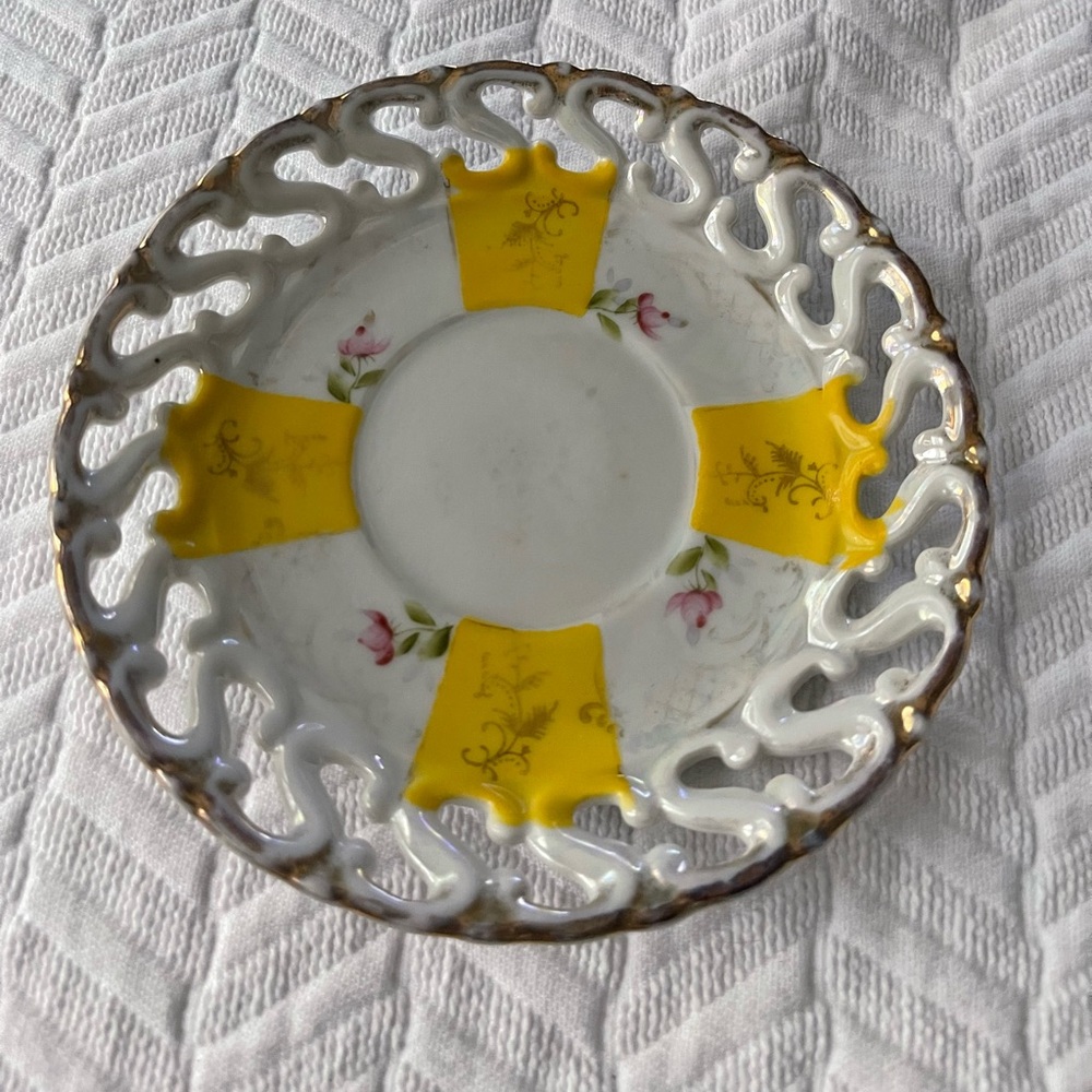 Vintage Japanese Reticulated Gilded Floral Dish